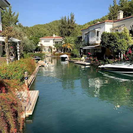 فيلة Sea Canal Townhouse غوجيك