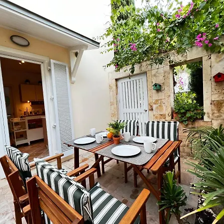 Sea Canal Townhouse غوجيك