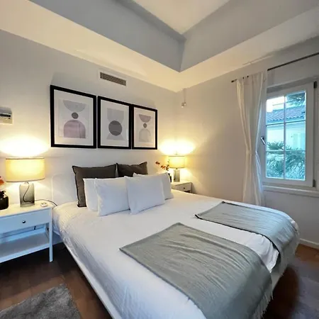فيلة Sea Canal Townhouse